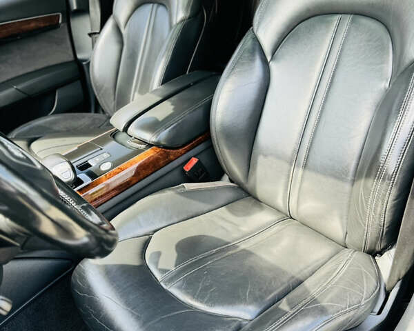 Черный Ауди А8, объемом двигателя 4.2 л и пробегом 267 тыс. км за 23500 $, фото 25 на Automoto.ua