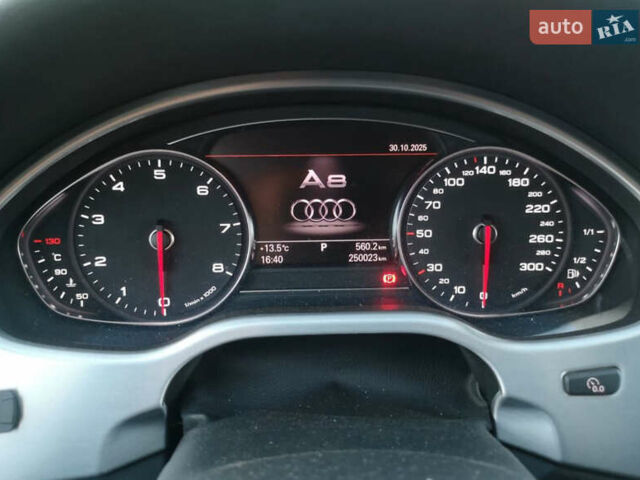 Чорний Ауді A8, об'ємом двигуна 4.16 л та пробігом 250 тис. км за 41900 $, фото 6 на Automoto.ua