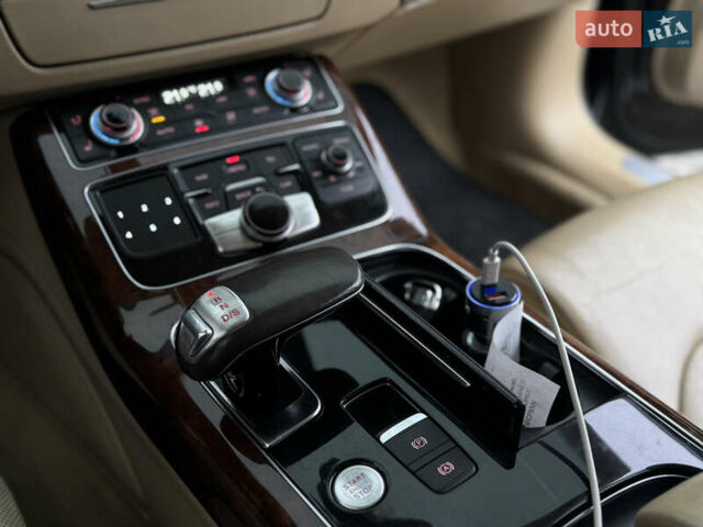 Черный Ауди А8, объемом двигателя 4.2 л и пробегом 331 тыс. км за 19999 $, фото 33 на Automoto.ua