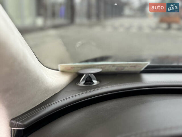 Черный Ауди А8, объемом двигателя 4.2 л и пробегом 331 тыс. км за 19999 $, фото 30 на Automoto.ua