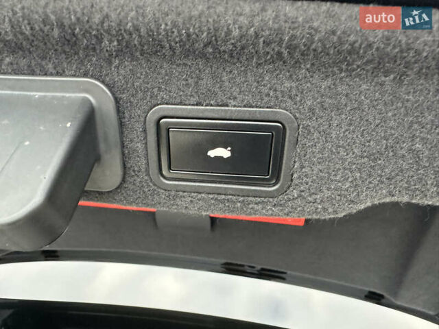 Чорний Ауді A8, об'ємом двигуна 6.3 л та пробігом 220 тис. км за 69000 $, фото 45 на Automoto.ua