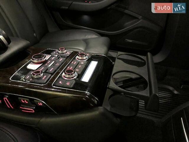 Черный Ауди А8, объемом двигателя 4.2 л и пробегом 226 тыс. км за 15800 $, фото 104 на Automoto.ua