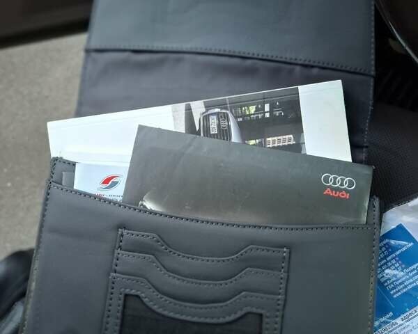 Черный Ауди А8, объемом двигателя 4.13 л и пробегом 254 тыс. км за 20900 $, фото 98 на Automoto.ua