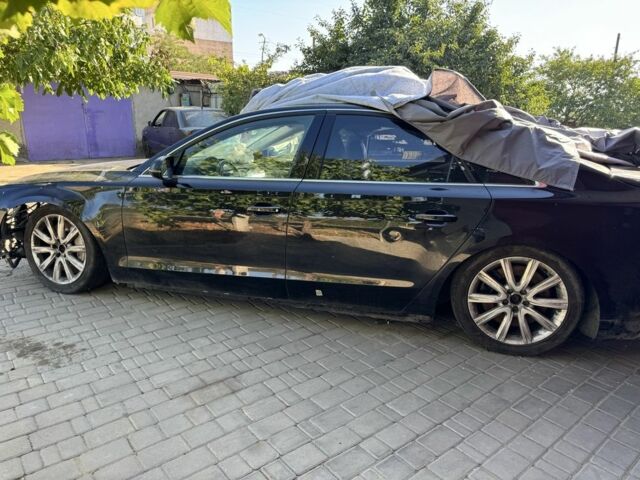Черный Ауди А8, объемом двигателя 4.2 л и пробегом 180 тыс. км за 3500 $, фото 2 на Automoto.ua