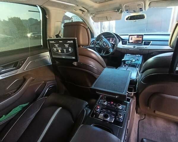 Черный Ауди А8, объемом двигателя 6.3 л и пробегом 260 тыс. км за 20000 $, фото 17 на Automoto.ua