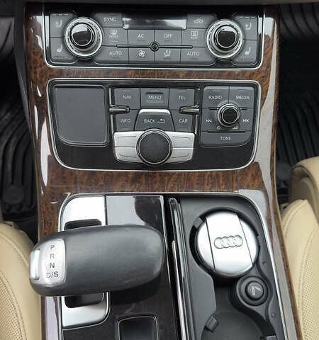 Чорний Ауді A8, об'ємом двигуна 4.16 л та пробігом 252 тис. км за 20000 $, фото 18 на Automoto.ua