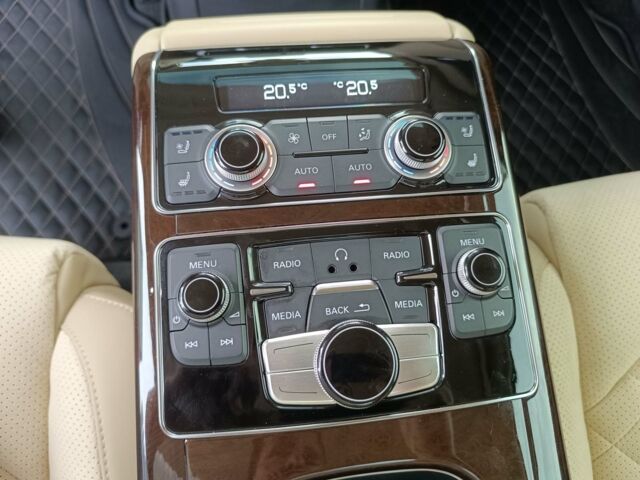 Черный Ауди А8, объемом двигателя 4.2 л и пробегом 106 тыс. км за 20990 $, фото 24 на Automoto.ua