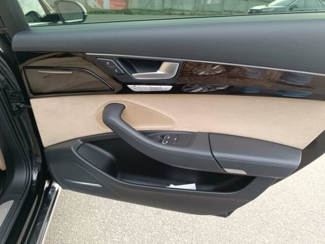 Черный Ауди А8, объемом двигателя 4.2 л и пробегом 106 тыс. км за 20990 $, фото 29 на Automoto.ua