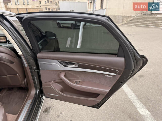 Черный Ауди А8, объемом двигателя 4.16 л и пробегом 246 тыс. км за 17500 $, фото 26 на Automoto.ua