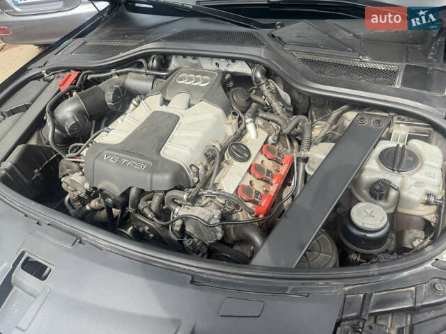 Чорний Ауді A8, об'ємом двигуна 3 л та пробігом 202 тис. км за 15000 $, фото 21 на Automoto.ua