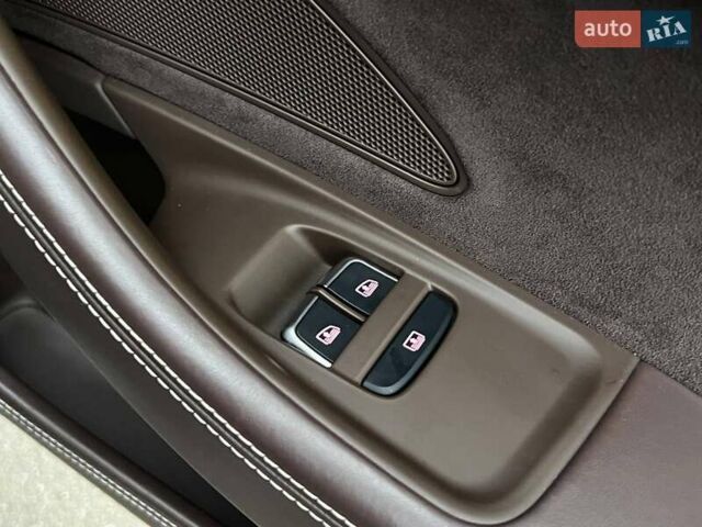 Чорний Ауді A8, об'ємом двигуна 4.16 л та пробігом 246 тис. км за 17990 $, фото 36 на Automoto.ua