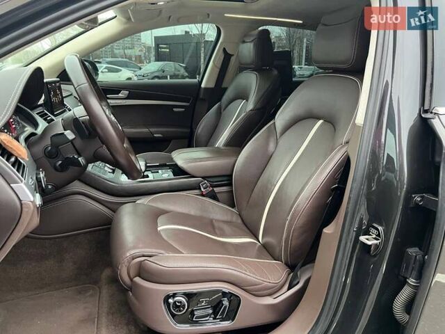 Черный Ауди А8, объемом двигателя 4.16 л и пробегом 246 тыс. км за 15990 $, фото 10 на Automoto.ua