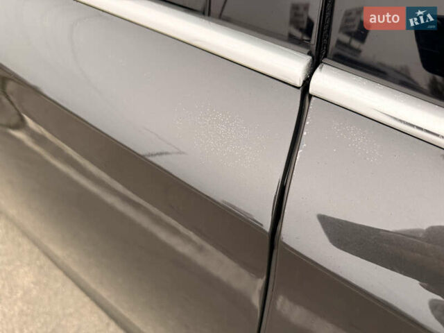 Черный Ауди А8, объемом двигателя 4.16 л и пробегом 246 тыс. км за 17500 $, фото 14 на Automoto.ua