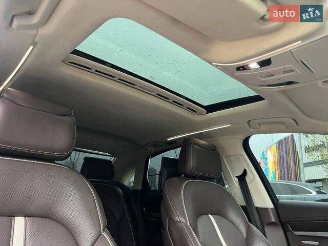 Чорний Ауді A8, об'ємом двигуна 4.16 л та пробігом 246 тис. км за 17990 $, фото 15 на Automoto.ua