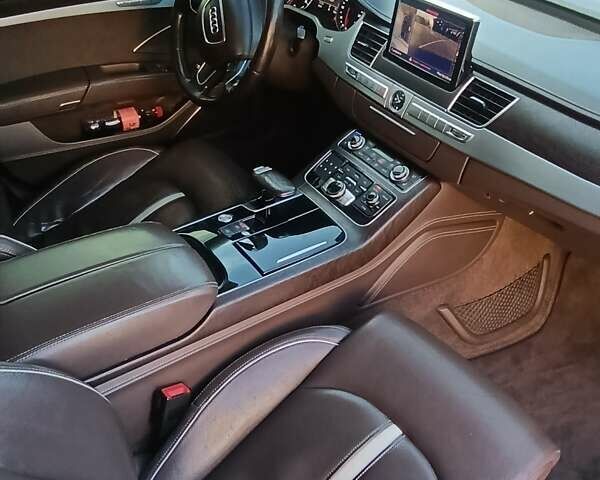 Черный Ауди А8, объемом двигателя 6.3 л и пробегом 260 тыс. км за 20000 $, фото 9 на Automoto.ua