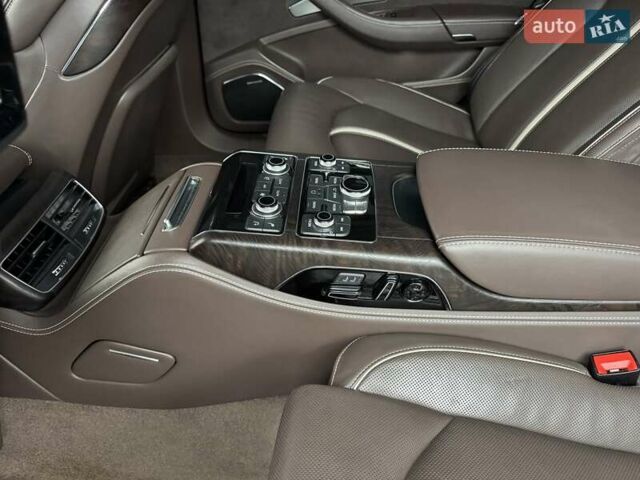 Черный Ауди А8, объемом двигателя 6.3 л и пробегом 270 тыс. км за 15900 $, фото 104 на Automoto.ua
