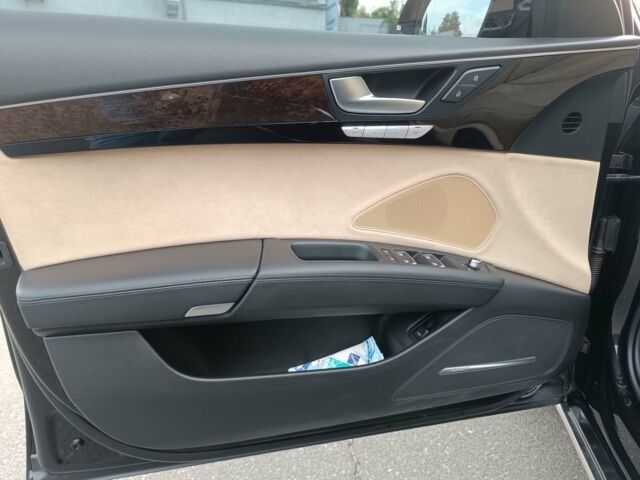 Черный Ауди А8, объемом двигателя 4.2 л и пробегом 106 тыс. км за 20990 $, фото 12 на Automoto.ua