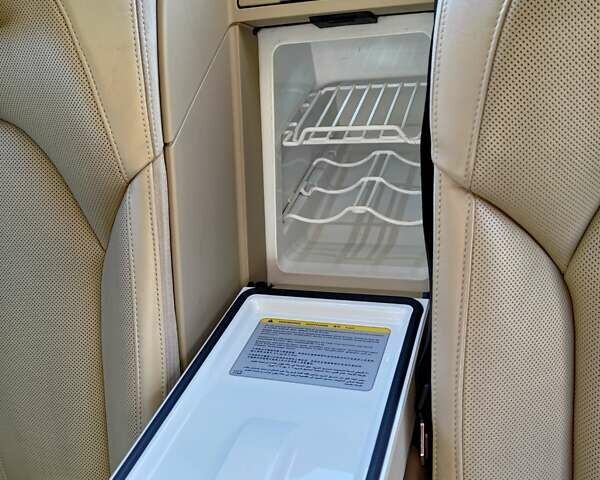 Черный Ауди А8, объемом двигателя 4.2 л и пробегом 216 тыс. км за 27000 $, фото 19 на Automoto.ua