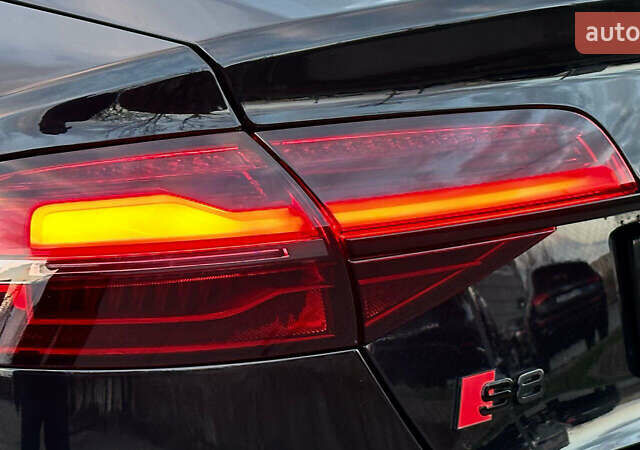 Черный Ауди А8, объемом двигателя 3.99 л и пробегом 181 тыс. км за 22000 $, фото 13 на Automoto.ua