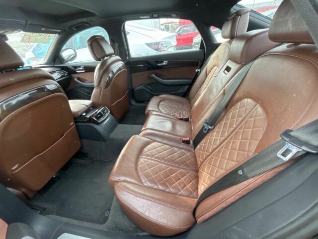 Черный Ауди А8, объемом двигателя 4 л и пробегом 200 тыс. км за 4000 $, фото 11 на Automoto.ua