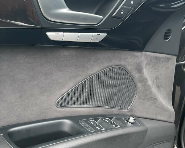 Чорний Ауді A8, об'ємом двигуна 3 л та пробігом 160 тис. км за 24000 $, фото 51 на Automoto.ua