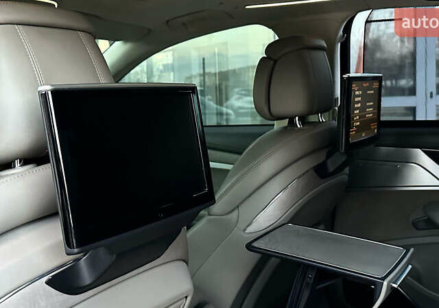 Черный Ауди А8, объемом двигателя 3.99 л и пробегом 181 тыс. км за 22000 $, фото 29 на Automoto.ua