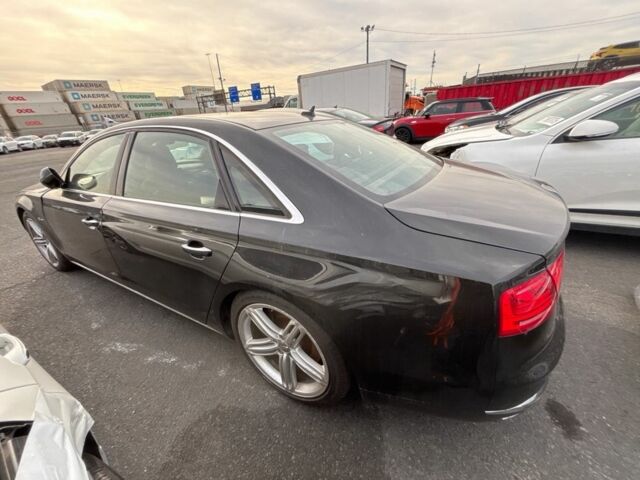 Черный Ауди А8, объемом двигателя 4 л и пробегом 200 тыс. км за 4000 $, фото 5 на Automoto.ua