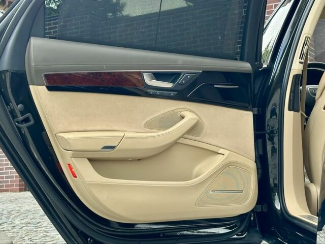 Черный Ауди А8, объемом двигателя 4 л и пробегом 250 тыс. км за 23999 $, фото 17 на Automoto.ua