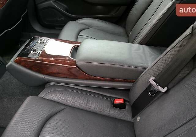 Черный Ауди А8, объемом двигателя 3 л и пробегом 289 тыс. км за 21400 $, фото 42 на Automoto.ua