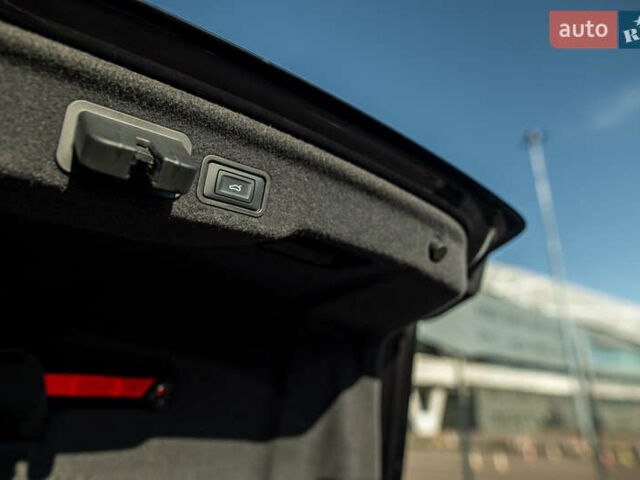 Черный Ауди А8, объемом двигателя 3 л и пробегом 242 тыс. км за 15900 $, фото 57 на Automoto.ua