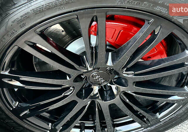 Черный Ауди А8, объемом двигателя 3.99 л и пробегом 181 тыс. км за 22000 $, фото 18 на Automoto.ua