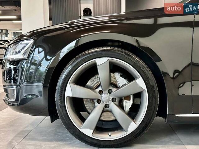 Черный Ауди А8, объемом двигателя 2.97 л и пробегом 323 тыс. км за 23900 $, фото 5 на Automoto.ua