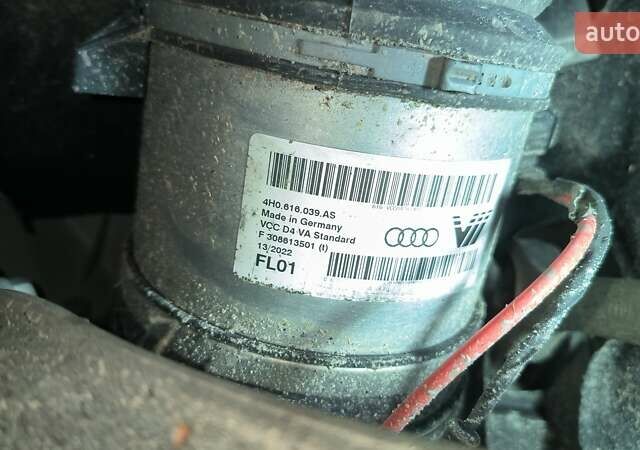 Черный Ауди А8, объемом двигателя 3 л и пробегом 289 тыс. км за 21400 $, фото 68 на Automoto.ua