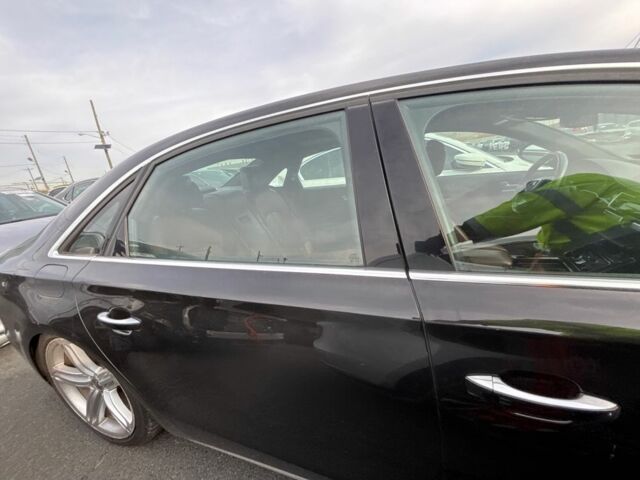 Черный Ауди А8, объемом двигателя 4 л и пробегом 200 тыс. км за 4000 $, фото 21 на Automoto.ua