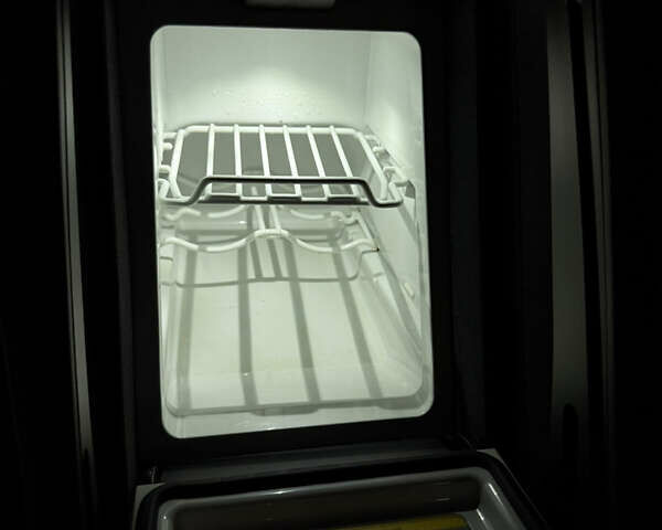 Черный Ауди А8, объемом двигателя 4 л и пробегом 240 тыс. км за 26000 $, фото 19 на Automoto.ua