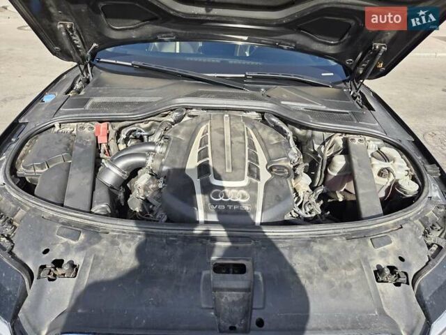 Черный Ауди А8, объемом двигателя 3.99 л и пробегом 155 тыс. км за 25500 $, фото 18 на Automoto.ua
