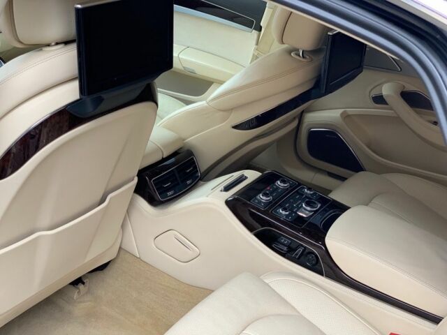 Чорний Ауді A8, об'ємом двигуна 6.3 л та пробігом 170 тис. км за 14800 $, фото 7 на Automoto.ua