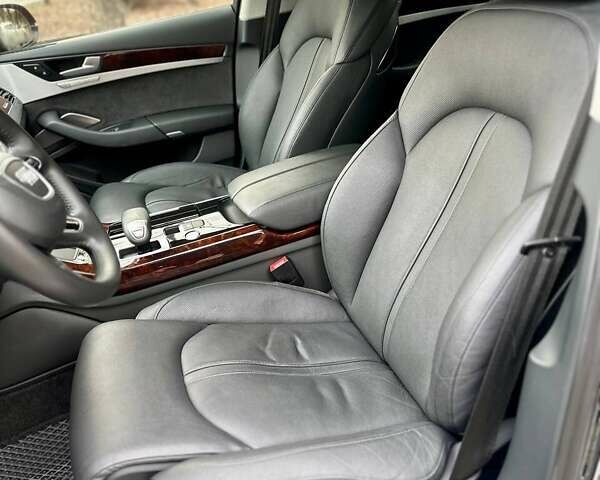 Чорний Ауді A8, об'ємом двигуна 3 л та пробігом 181 тис. км за 16900 $, фото 13 на Automoto.ua
