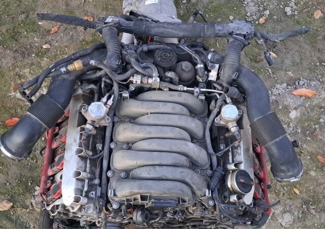 Черный Ауди А8, объемом двигателя 4.2 л и пробегом 188 тыс. км за 3525 $, фото 1 на Automoto.ua