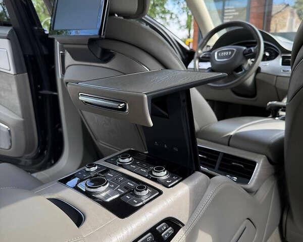 Черный Ауди А8, объемом двигателя 3.99 л и пробегом 282 тыс. км за 24900 $, фото 18 на Automoto.ua