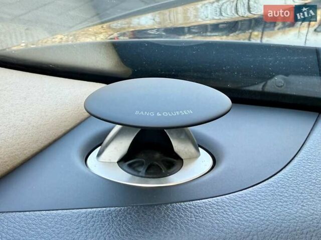 Черный Ауди А8, объемом двигателя 3.99 л и пробегом 175 тыс. км за 15900 $, фото 29 на Automoto.ua