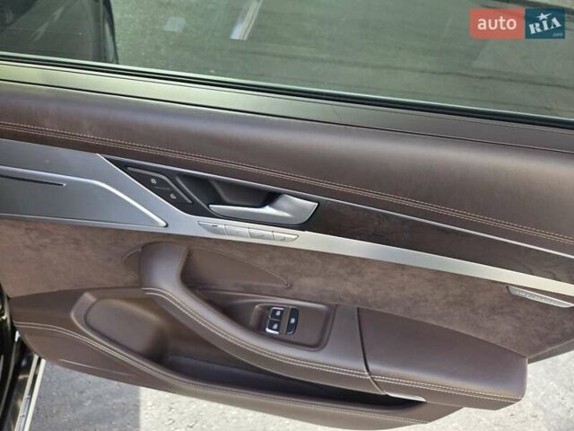 Черный Ауди А8, объемом двигателя 3.99 л и пробегом 155 тыс. км за 25500 $, фото 23 на Automoto.ua