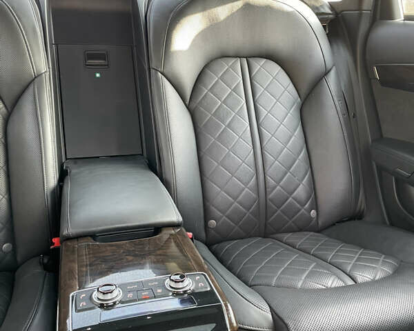 Чорний Ауді A8, об'ємом двигуна 3 л та пробігом 194 тис. км за 19800 $, фото 19 на Automoto.ua