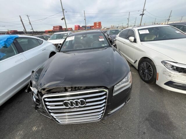 Черный Ауди А8, объемом двигателя 4 л и пробегом 200 тыс. км за 4000 $, фото 2 на Automoto.ua