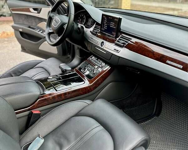 Чорний Ауді A8, об'ємом двигуна 3 л та пробігом 181 тис. км за 16900 $, фото 3 на Automoto.ua