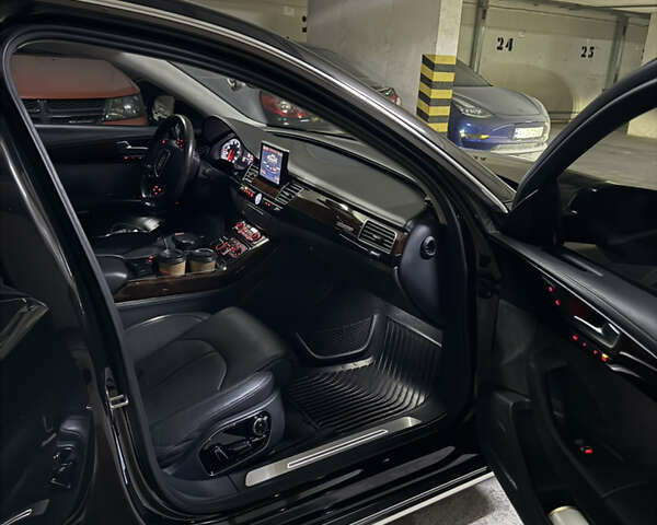 Черный Ауди А8, объемом двигателя 4 л и пробегом 240 тыс. км за 26000 $, фото 11 на Automoto.ua