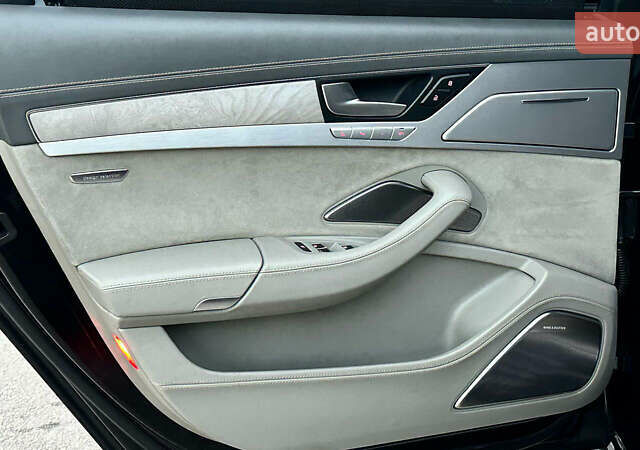 Черный Ауди А8, объемом двигателя 3.99 л и пробегом 181 тыс. км за 22000 $, фото 23 на Automoto.ua