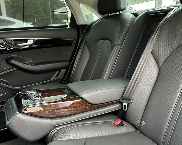 Чорний Ауді A8, об'ємом двигуна 2.97 л та пробігом 147 тис. км за 26500 $, фото 17 на Automoto.ua