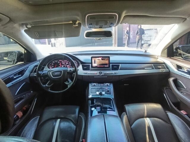 Черный Ауди А8, объемом двигателя 6 л и пробегом 260 тыс. км за 20000 $, фото 5 на Automoto.ua