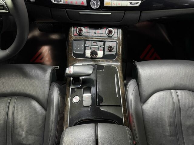 Чорний Ауді A8, об'ємом двигуна 3 л та пробігом 217 тис. км за 15900 $, фото 22 на Automoto.ua